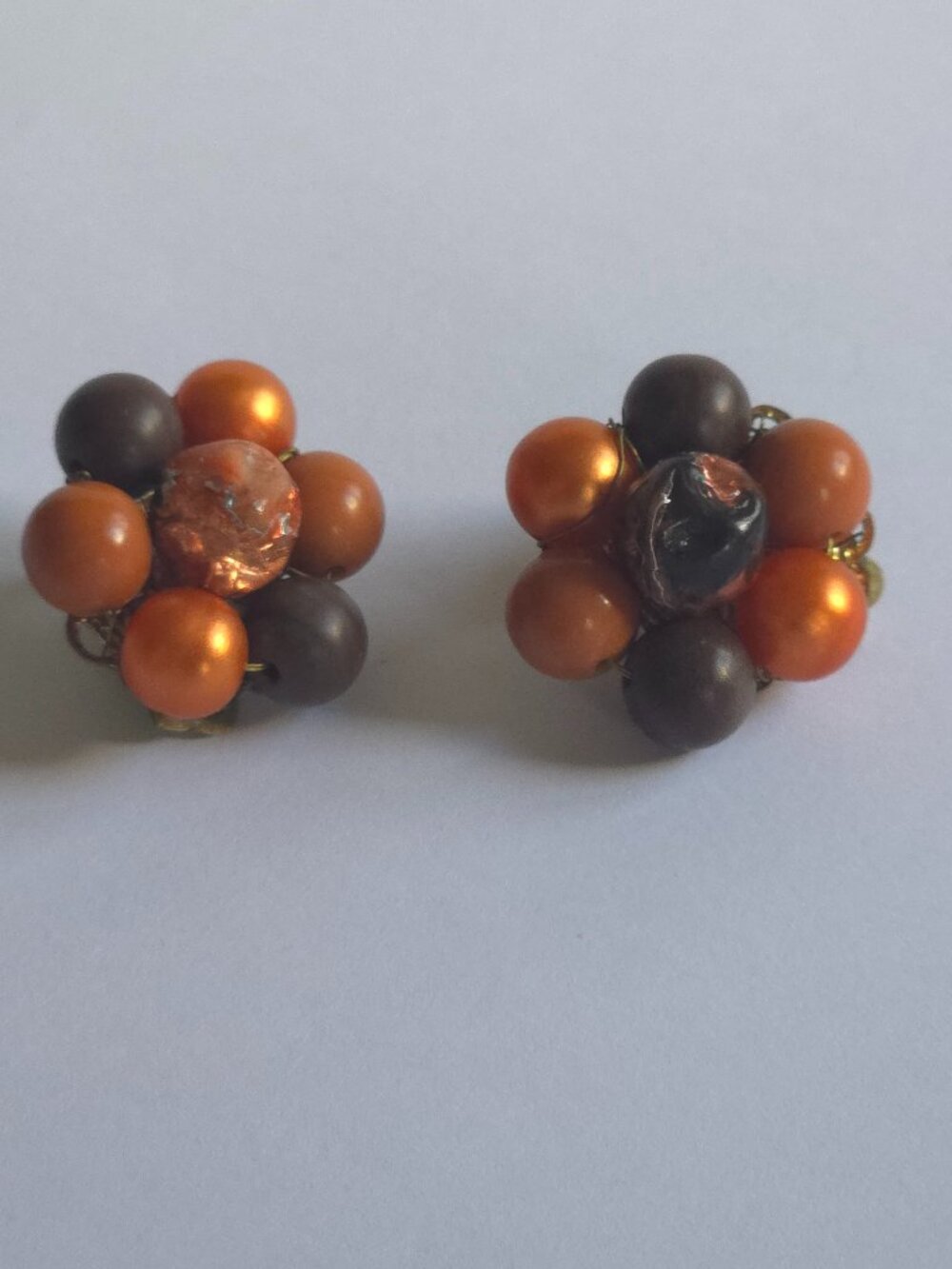 Vintage 1950s Japan Orange Brown Bead Cluster Clip On Earrings Autumn Foil